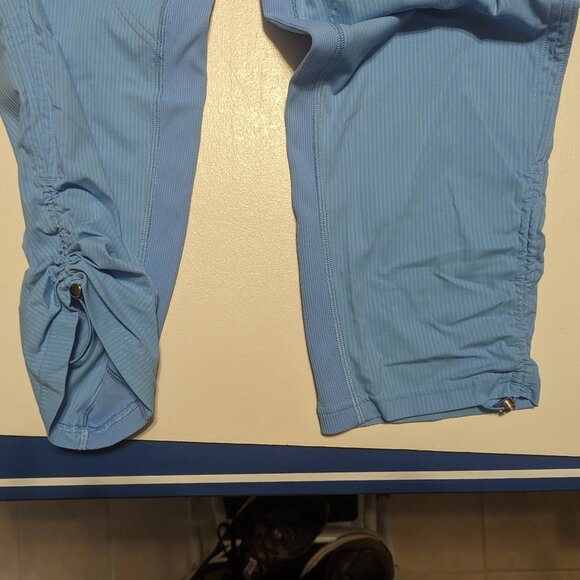 Lululemon Size 4 Dance Studio Aero Blue Cropped - Picture 3 of 16